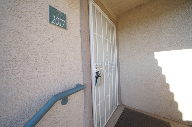 Building Photo - SHOWINGS AVAILABLE NOW