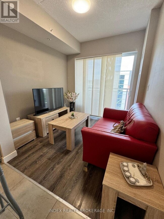 Building Photo - 280 Lester St