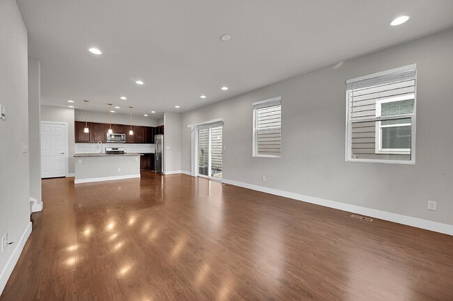 Building Photo - $2,850.00 - 3 Bedrooms, 2.5 Bathrooms, Sin...