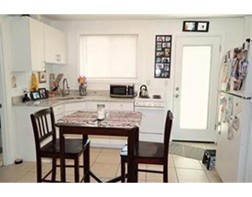 Building Photo - 8 Wall St