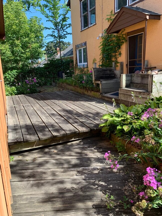 Back Deck - 3414 Johnson St NE