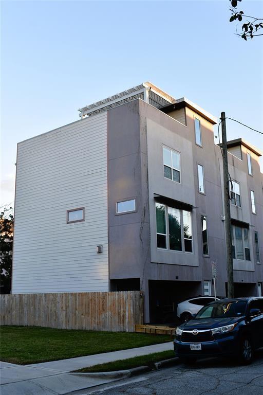 Building Photo - 1811 Matthews St