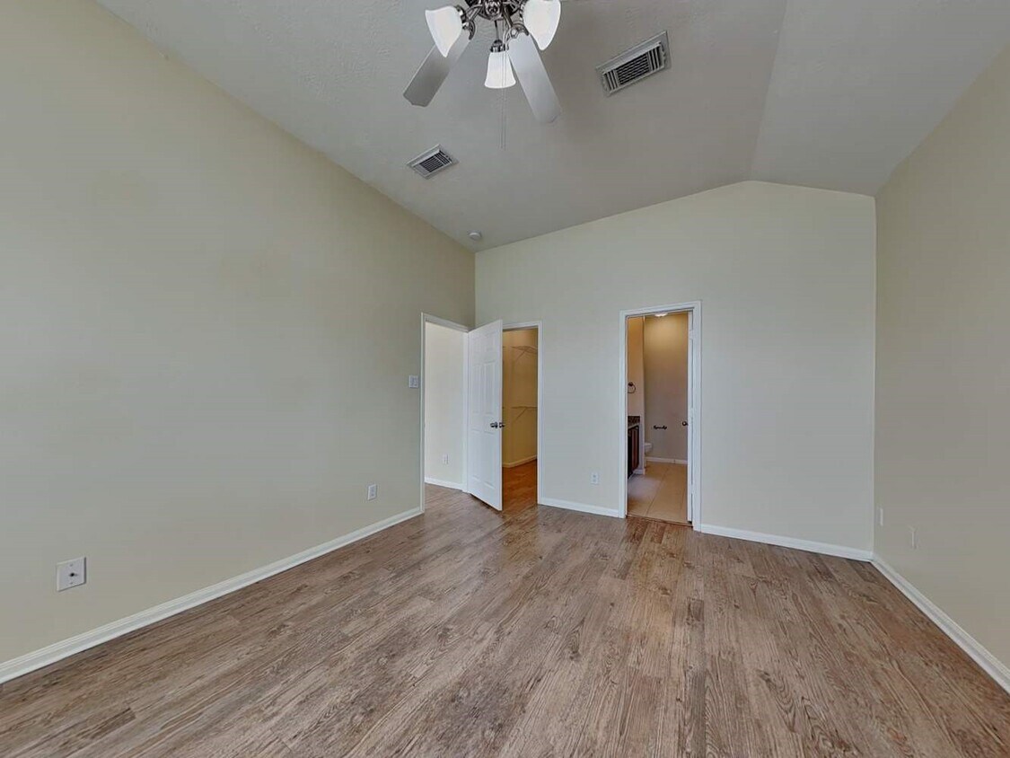 Foto principal - 20115 Goldlake Dr