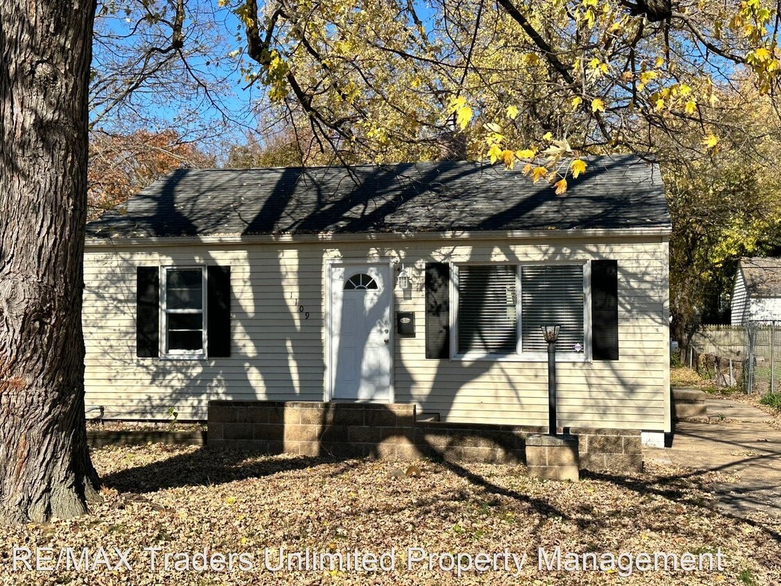 2 br, 1 bath House 1109 E Gift Ave House Rental in Peoria, IL