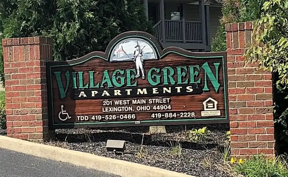 Building Photo - 201 W Main St