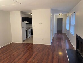 Building Photo - 4012 Greenleaf St