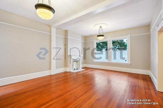 Building Photo - 307 Austin St