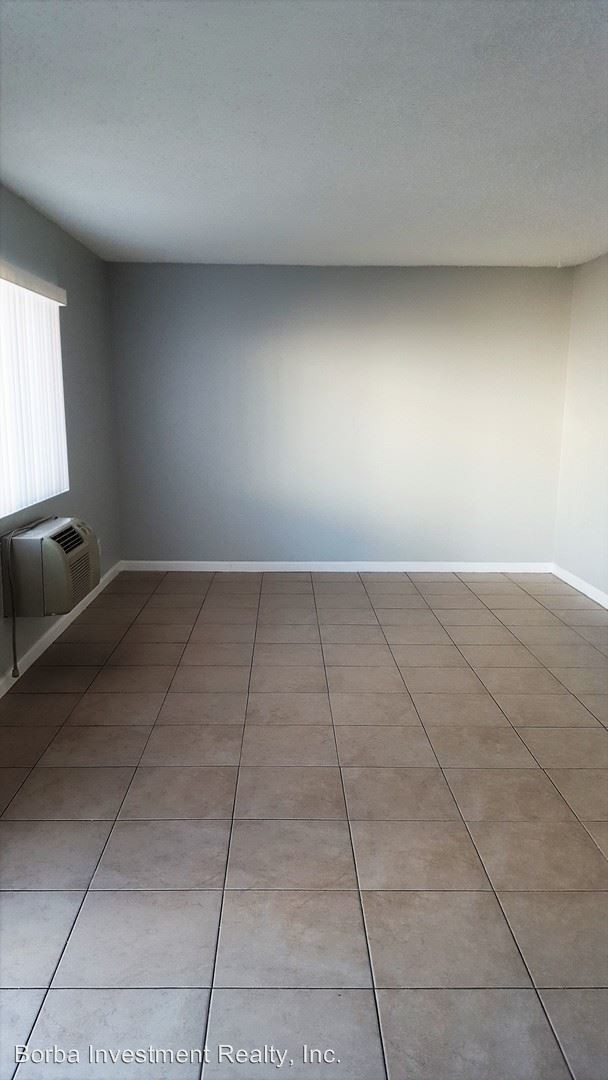 Foto del edificio - 16206 Eucalyptus Ave