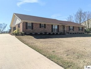 Building Photo - 516 Pine Hills Dr
