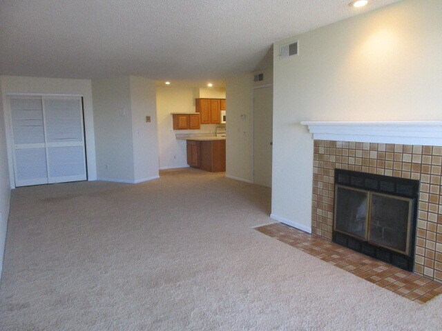 Building Photo - 13950 E Oxford Pl