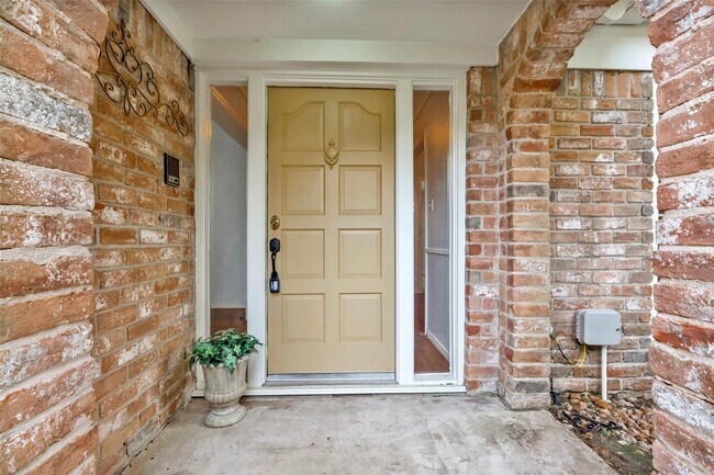Building Photo - 12615 Retreat Trail