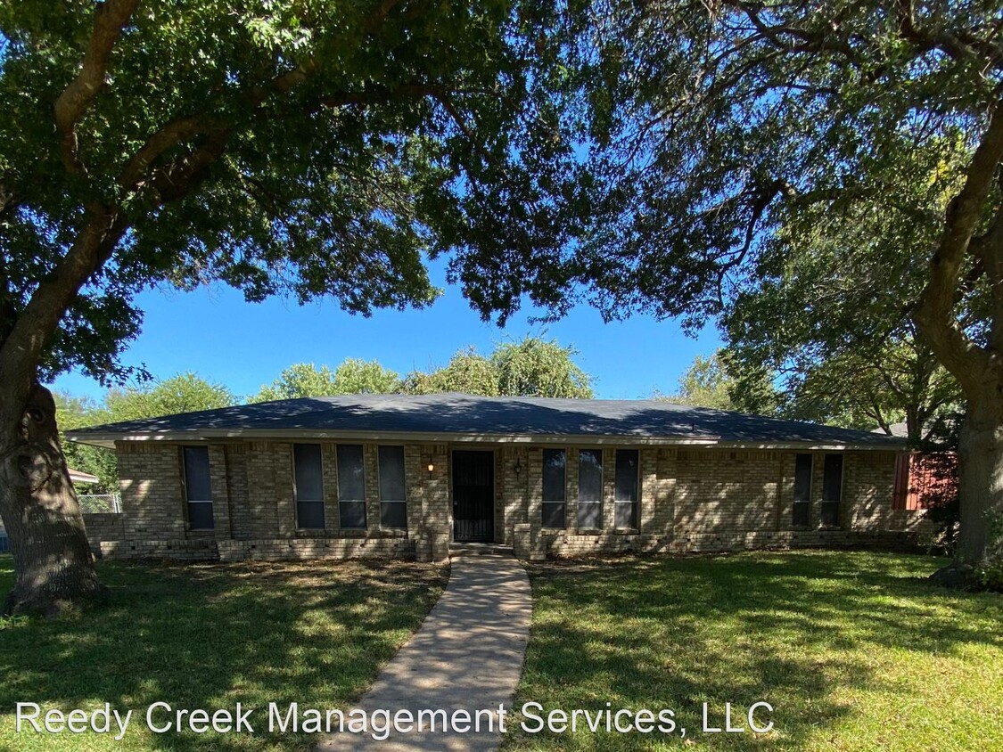 Primary Photo - 4 br, 2 bath House - 1039 Oak Meadow Lane