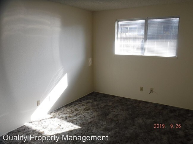 Foto del edificio - 1025-1027 Morrison Ave
