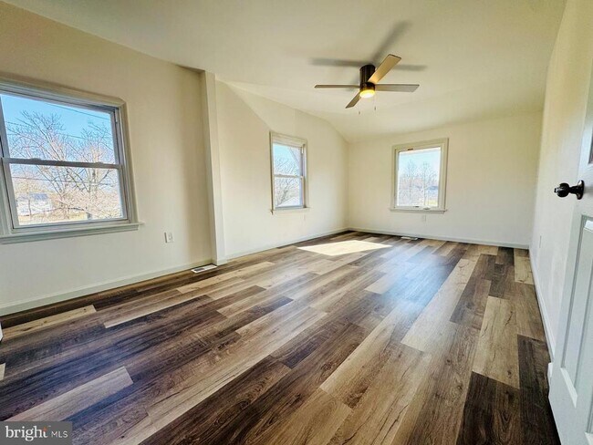 Foto del edificio - 552 Merchant St