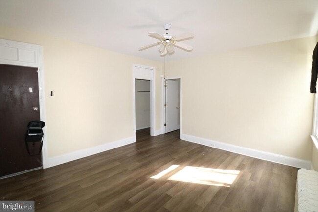 Foto del edificio - 403 Pennington Ave