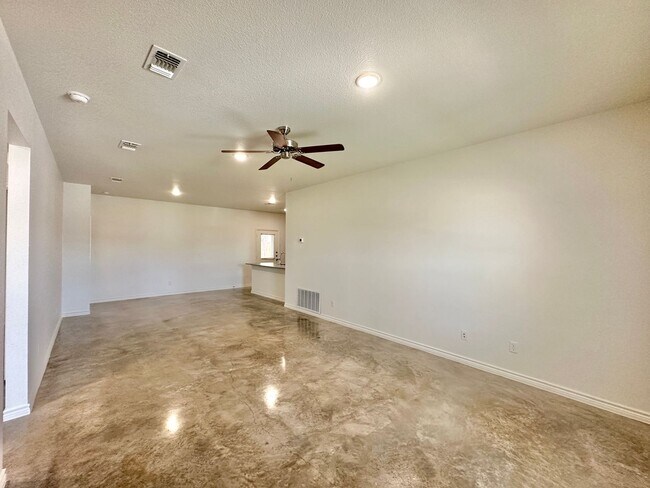 Foto del edificio - 1811 Emma Naylor Ct