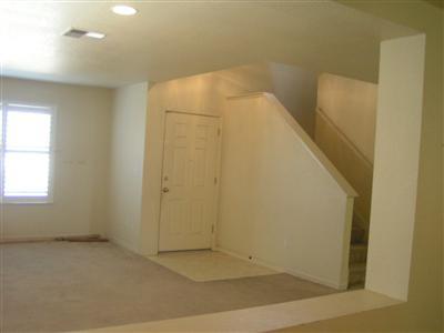 Building Photo - 2758 Spring Hill Dr