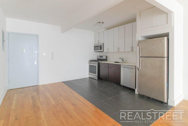 Foto del edificio - LUXURY LOFT in Queens!