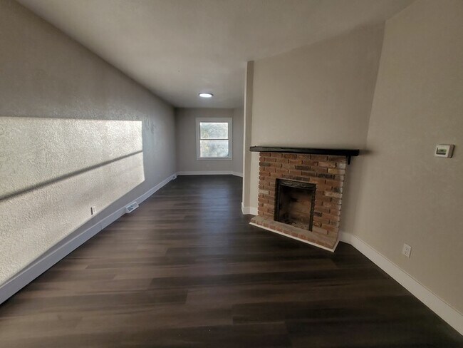 Building Photo - 962 Mansion