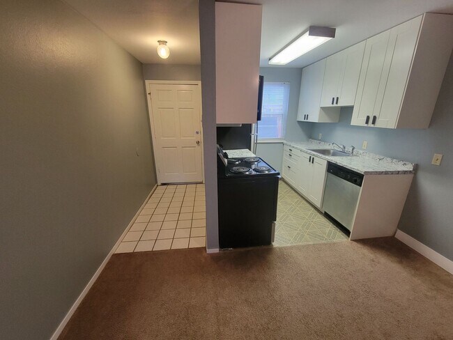 Foto del edificio - 2 Bedroom, 1 Bathroom Condo located in Max...