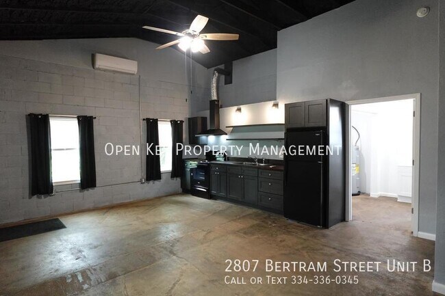 Building Photo - Charming Studio Retreat in Marianna - Cozy...