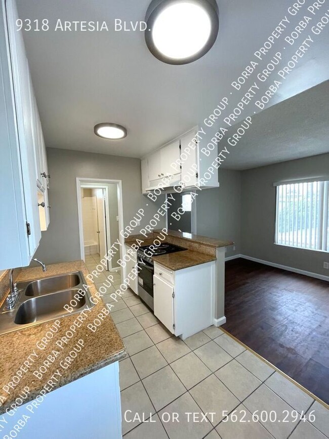Foto del edificio - 9318 Artesia Blvd