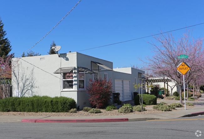 Building Photo - 15150 Golden Gate Dr
