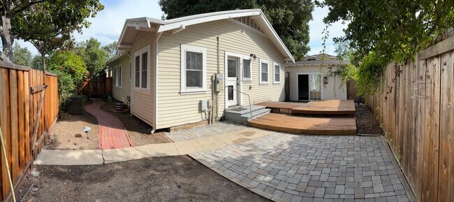 Backyard with converted garage - 671 Kingsley Ave