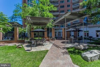 Building Photo - 3101 N Hampton Dr