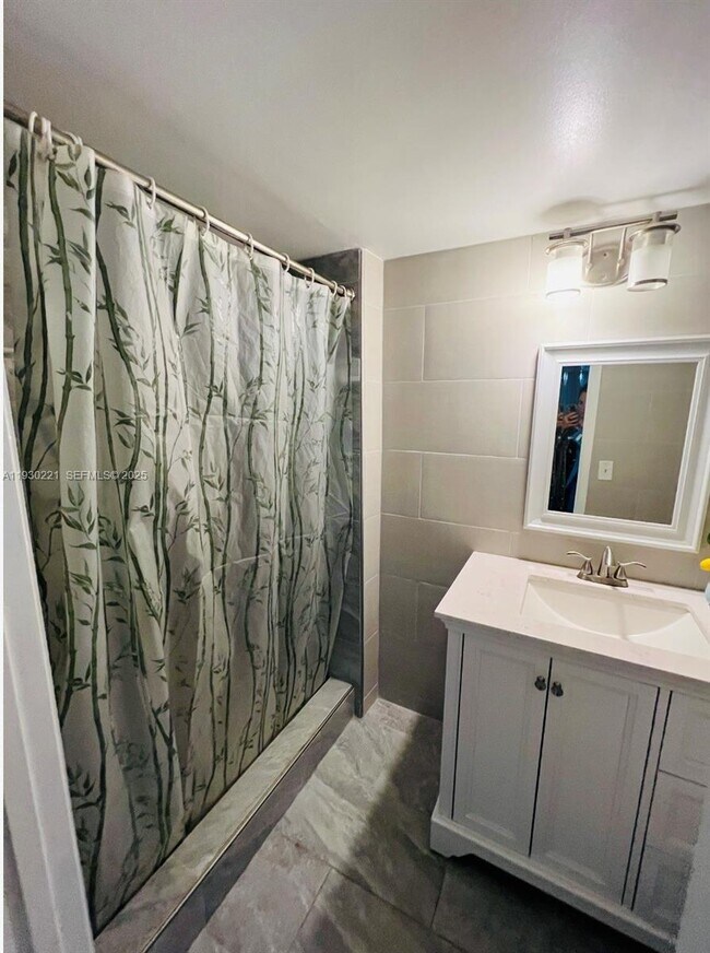 Foto del edificio - 851 NE 207th Terrace