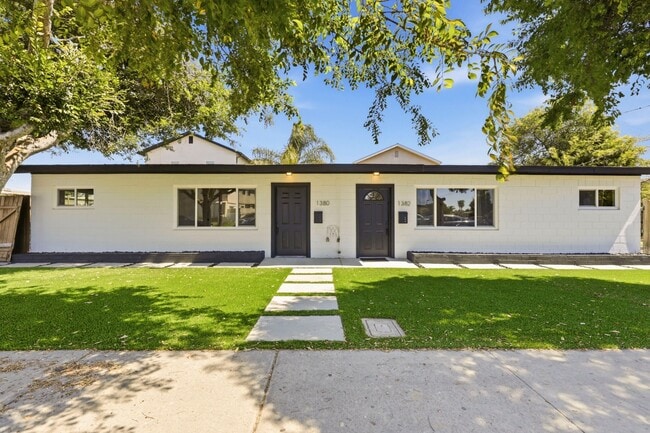 Building Photo - 1382 Grove Ave