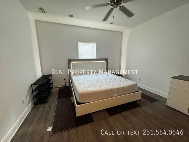 Building Photo - 12876 Pearsons Pl Dr