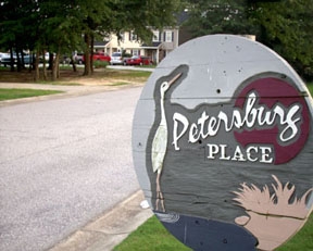 Entrada - Petersburg Square