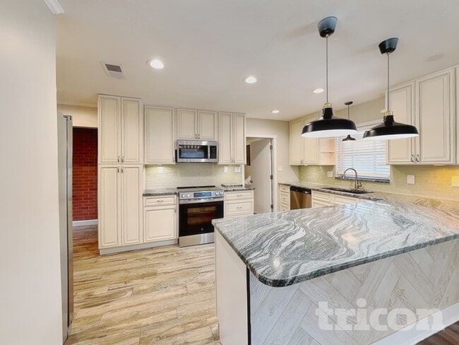 Building Photo - 123 Whitaker Rd