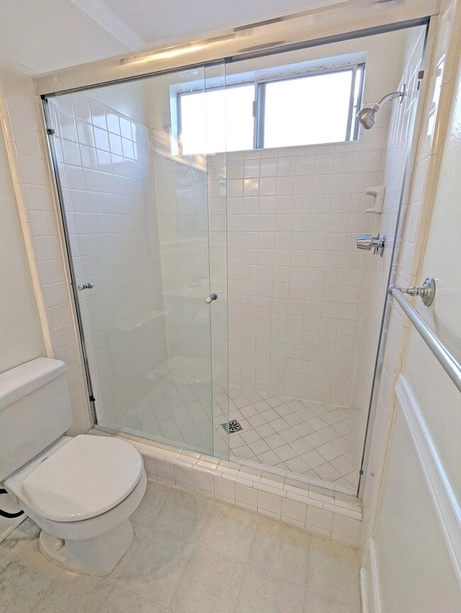 Building Photo - 1335 S Carmelina Ave