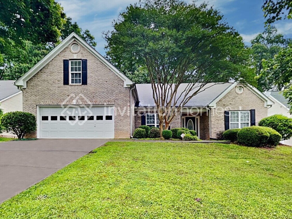 Primary Photo - 975 Chapel Hill Dr