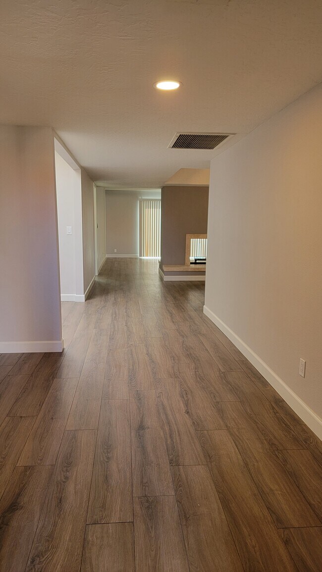Building Photo - 7909 E Pecos Ln