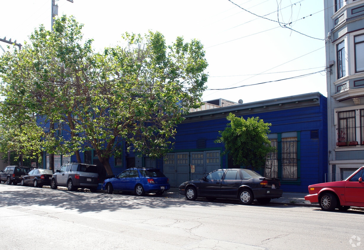 Building Photo - 801 22nd St