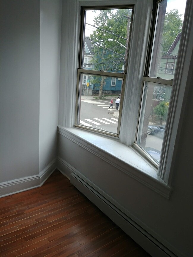 Building Photo - 33 Fulton Ave