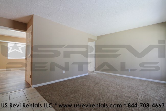 Foto del edificio - 6349 Honey Bee Ct