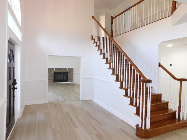 Entrada elegante - 10828 Miller Rd