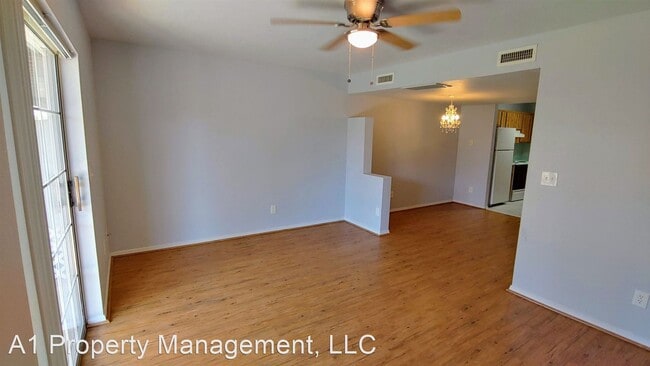Building Photo - 3160 N Navajo Dr