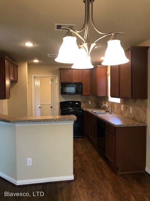 Building Photo - 4 br, 2 bath House - 271 Freeman Blvd