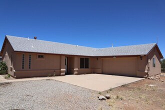 Building Photo - 5717 E Calle De La Fresa