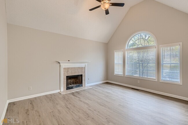 Building Photo - 7212 Brittany Way