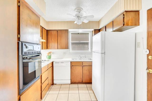 Building Photo - 223 Brownwood Ct