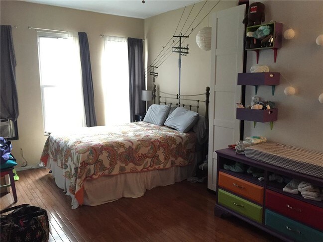 Foto del edificio - 4744 Vernon Blvd