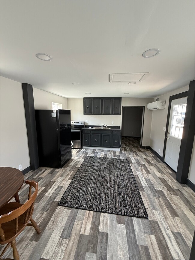 Foto del edificio - 710.5 W 8th St