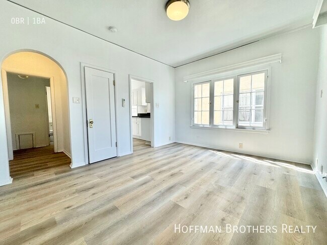 Foto del edificio - 854 N Oxford Ave
