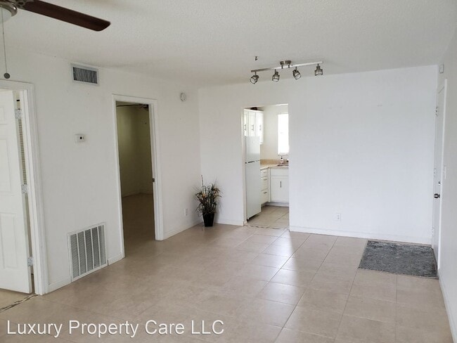 Building Photo - 2 br, 2 bath House - 235 Lake Dora Drive